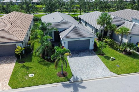 Villa ou maison à vendre à Port St. Lucie, Floride: 3 chambres, 191.75 m2 № 2417131 - photo 16