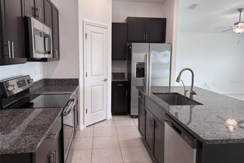 House in Wimauma, Florida 3 bedrooms, 143.07 sq.m. № 2196218 - photo 2