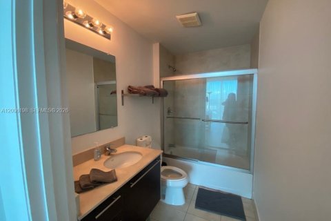 Copropriété à louer à Miami, Floride: 2 chambres, 100.71 m2 № 2170705 - photo 6