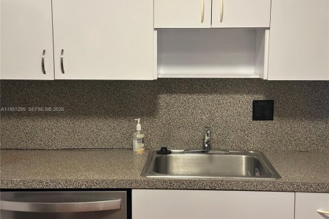 Copropriété à louer à Fort Lauderdale, Floride: 2 chambres, 124.86 m2 № 2153137 - photo 7