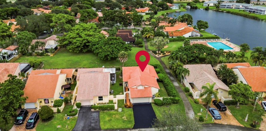 Casa en Delray Beach, Florida 2 dormitorios, 164.99 m2 № 2399898