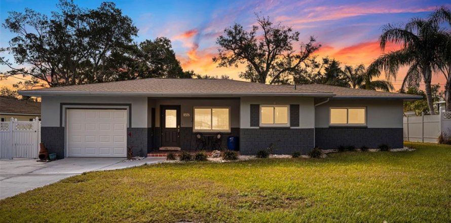 Villa ou maison à Largo, Floride 4 chambres, 177.54 m2 № 1902125