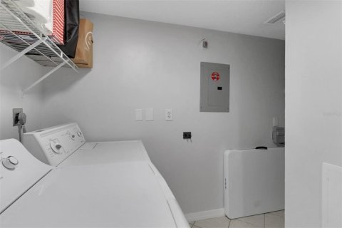 Condo in Naples, Florida, 3 bedrooms  № 1777190 - photo 23