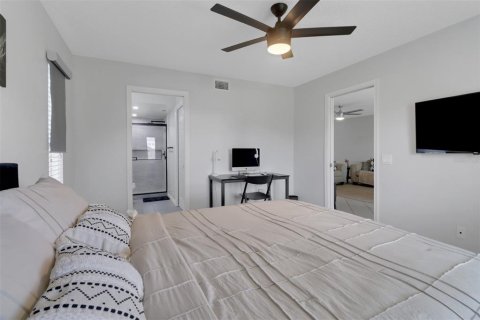 Condo in Naples, Florida, 3 bedrooms  № 1777190 - photo 19