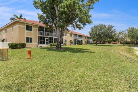 Condo in Naples, Florida, 3 bedrooms  № 1777190 - photo 28