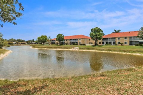 Condo in Naples, Florida, 3 bedrooms  № 1777190 - photo 27