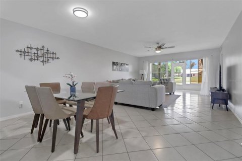 Condo in Naples, Florida, 3 bedrooms  № 1777190 - photo 14