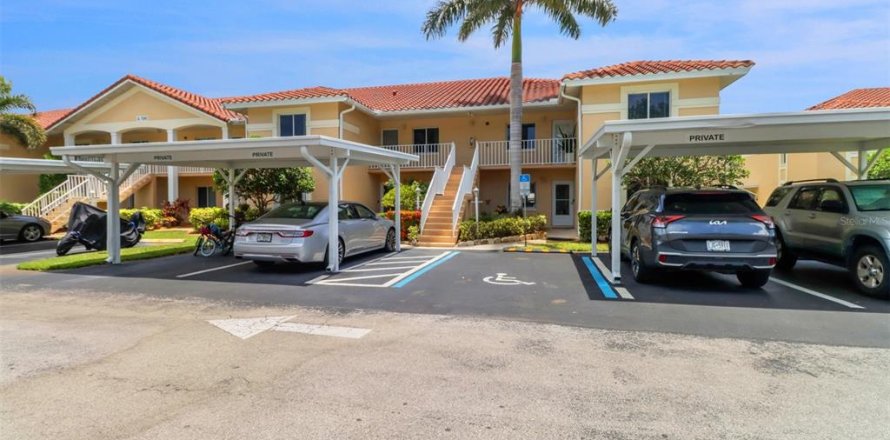 Condo in Naples, Florida, 3 bedrooms  № 1777190