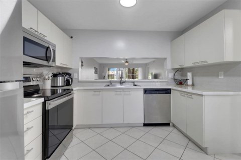 Condo in Naples, Florida, 3 bedrooms  № 1777190 - photo 4