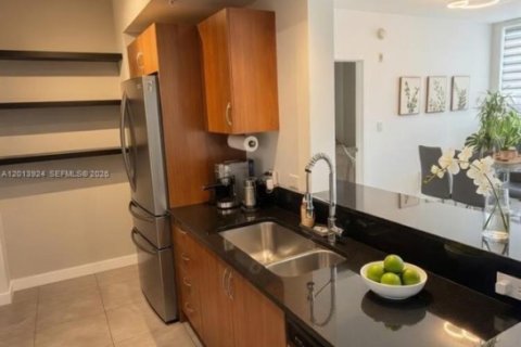 Condo in Aventura, Florida, 2 bedrooms № 2076178 - photo 12