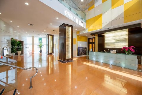 Condo in Aventura, Florida, 2 bedrooms № 2076178 - photo 4