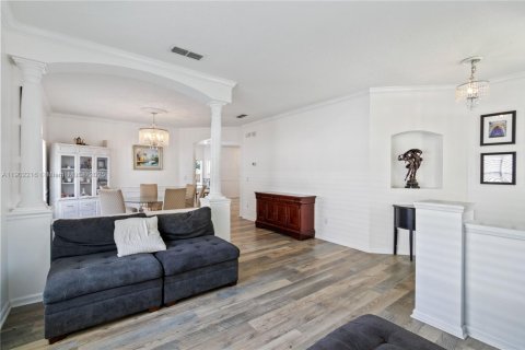 House in Jacksonville, Florida 4 bedrooms, 266.44 sq.m. № 1953738 - photo 12