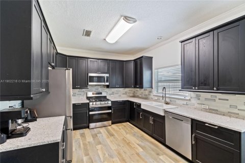 House in Jacksonville, Florida 4 bedrooms, 266.44 sq.m. № 1953738 - photo 22
