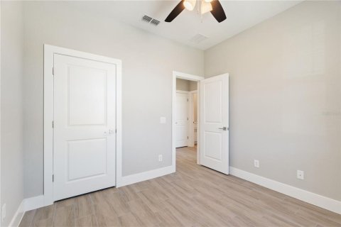 Duplex in Kissimmee, Florida 6 bedrooms, 239.32 sq.m. № 1616877 - photo 16