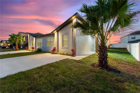 Duplex in Kissimmee, Florida 6 bedrooms, 239.32 sq.m. № 1616877 - photo 4