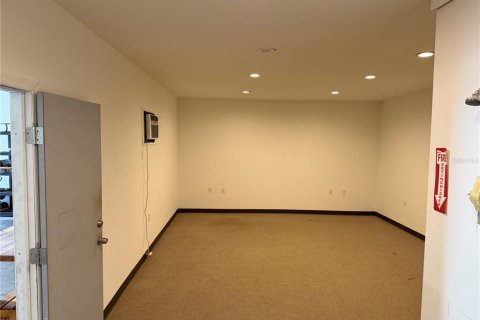 Propiedad comercial en venta en DeLand, Florida, 182.09 m2 № 2099519 - foto 15