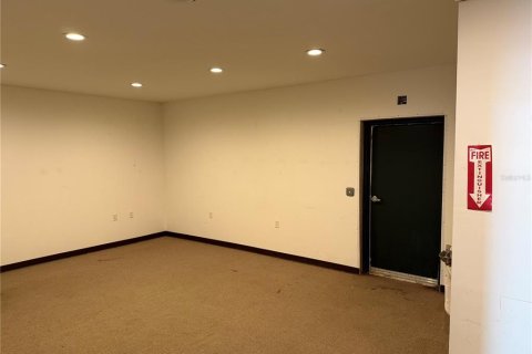 Propiedad comercial en venta en DeLand, Florida, 182.09 m2 № 2099519 - foto 14