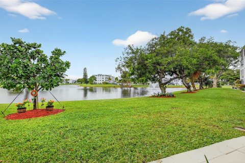 Купить кондоминиум в Дирфилд-Бич, Флорида 1 спальня, 65.03м2, № 1988777 - фото 4