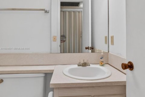 Купить кондоминиум в Дирфилд-Бич, Флорида 1 спальня, 65.03м2, № 1988777 - фото 17