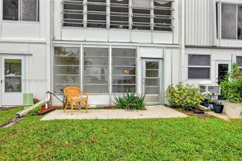 Купить кондоминиум в Дирфилд-Бич, Флорида 1 спальня, 65.03м2, № 1988777 - фото 28