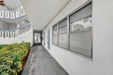 Купить кондоминиум в Дирфилд-Бич, Флорида 1 спальня, 65.03м2, № 1988777 - фото 6