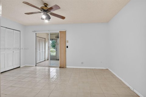 Купить кондоминиум в Дирфилд-Бич, Флорида 1 спальня, 65.03м2, № 1988777 - фото 22