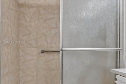 Купить кондоминиум в Дирфилд-Бич, Флорида 1 спальня, 65.03м2, № 1988777 - фото 25