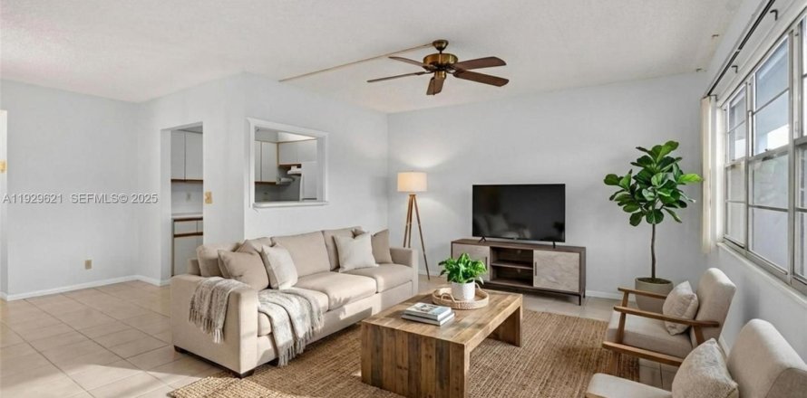 Кондоминиум с 1 спальней в Дирфилд-Бич, Флорида № 1988777