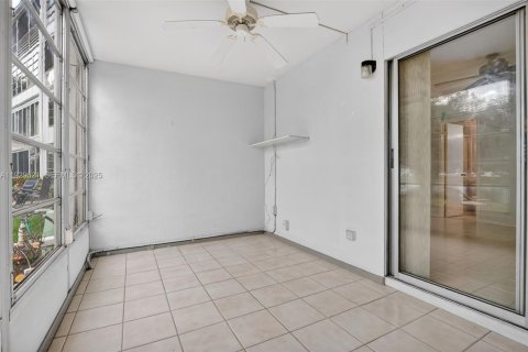 Купить кондоминиум в Дирфилд-Бич, Флорида 1 спальня, 65.03м2, № 1988777 - фото 26