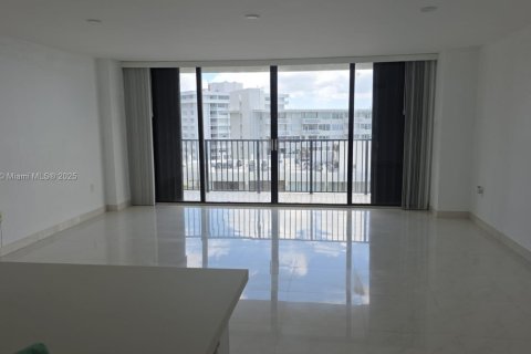 Condo in Miami, Florida, 1 bedroom  № 1826038 - photo 5