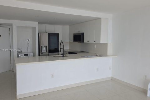 Condo in Miami, Florida, 1 bedroom  № 1826038 - photo 7