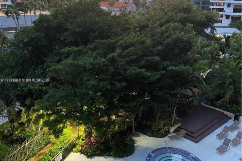 Condo in Miami, Florida, 1 bedroom  № 1826038 - photo 3