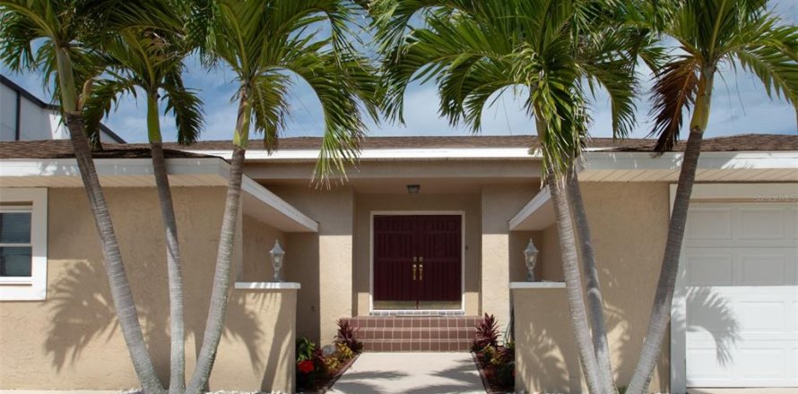 Casa en Belleair Beach, Florida 5 dormitorios, 294.31 m2 № 2233425