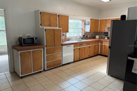 House in Pierson, Florida 4 bedrooms, 132.66 sq.m. № 1534935 - photo 14