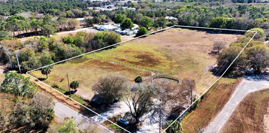 Terreno en Okeechobee, Florida № 2080785
