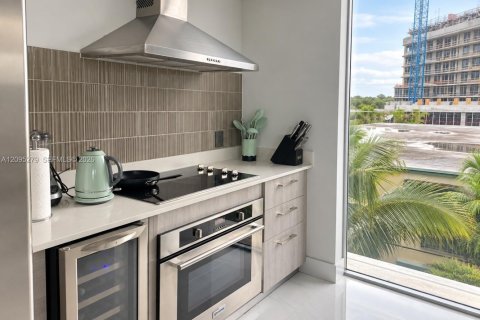 Copropriété à louer à Bay Harbor Islands, Floride: 2 chambres, 117.06 m2 № 2384767 - photo 11