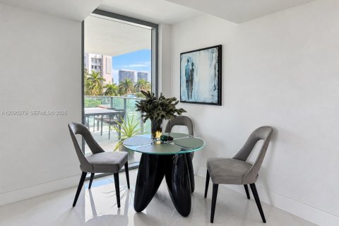 Copropriété à louer à Bay Harbor Islands, Floride: 2 chambres, 117.06 m2 № 2384767 - photo 3