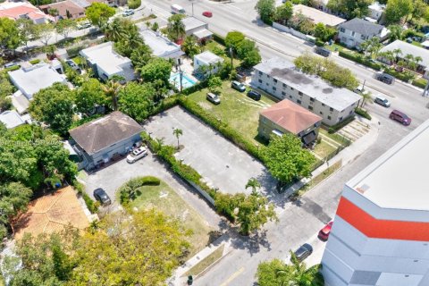 Terreno en venta en Miami, Florida № 1711703 - foto 7