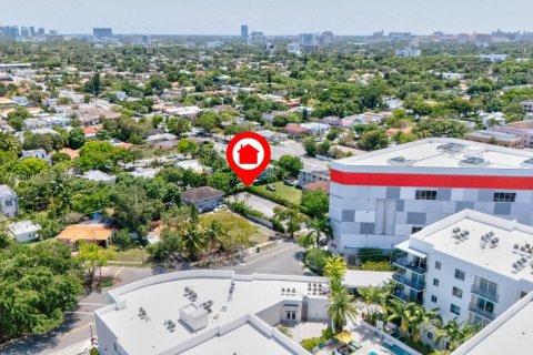 Terreno en venta en Miami, Florida № 1711703 - foto 9