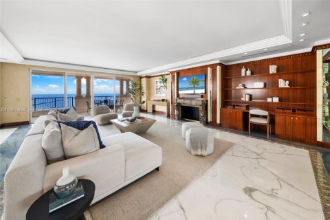 Condominio en alquiler en Miami Beach, Florida, 5 dormitorios, 458.19 m2 № 1991362 - foto 10