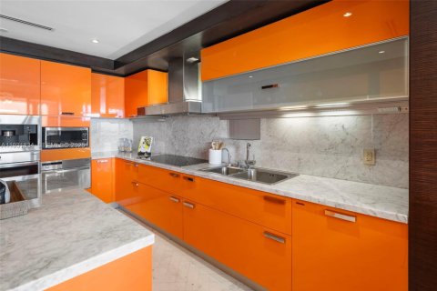 Condominio en alquiler en Miami Beach, Florida, 5 dormitorios, 458.19 m2 № 1991362 - foto 24