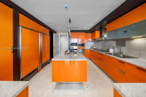 Condominio en alquiler en Miami Beach, Florida, 5 dormitorios, 458.19 m2 № 1991362 - foto 23