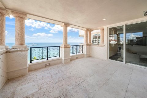 Condominio en alquiler en Miami Beach, Florida, 5 dormitorios, 458.19 m2 № 1991362 - foto 26