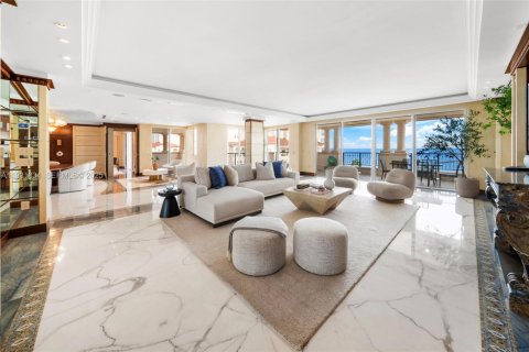 Condominio en alquiler en Miami Beach, Florida, 5 dormitorios, 458.19 m2 № 1991362 - foto 11