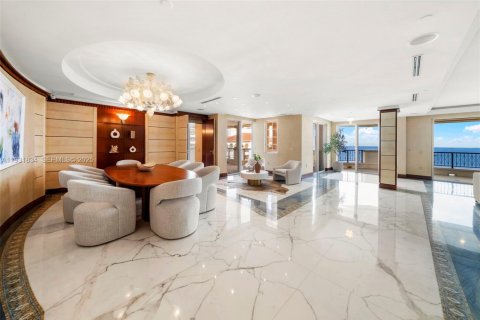 Condominio en alquiler en Miami Beach, Florida, 5 dormitorios, 458.19 m2 № 1991362 - foto 6