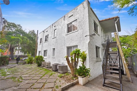 Condo in Miami, Florida, 2 bedrooms  № 2060916 - photo 23