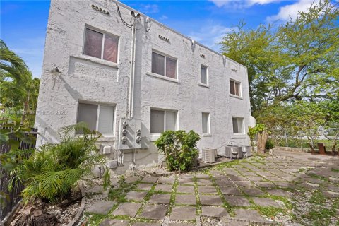 Condo in Miami, Florida, 2 bedrooms  № 2060916 - photo 25