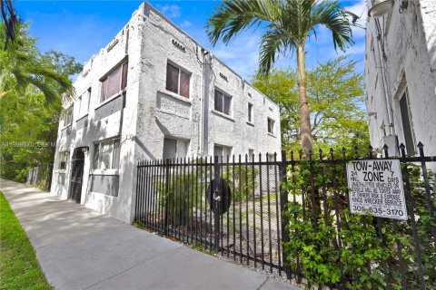 Condo in Miami, Florida, 2 bedrooms  № 2060916 - photo 22