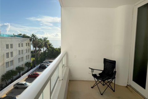 Condo in Miami Beach, Florida, 1 bedroom  № 2005345 - photo 7
