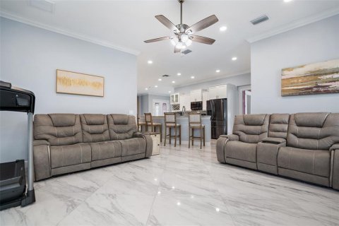 House in Saint Petersburg, Florida 3 bedrooms, 222.32 sq.m. № 1761517 - photo 13